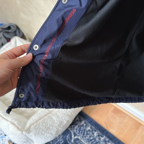 EUC RHONE Navy and Green Windbreaker size medium - Picture 4 of 9